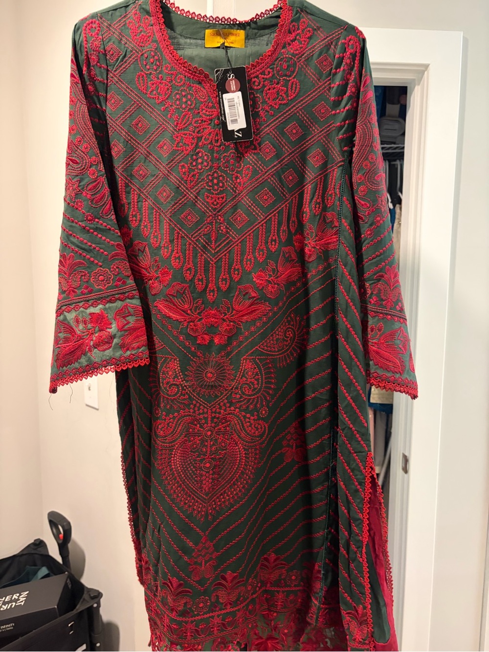 Embroidered Green & Red Long Sleeve Shalwar Kurta